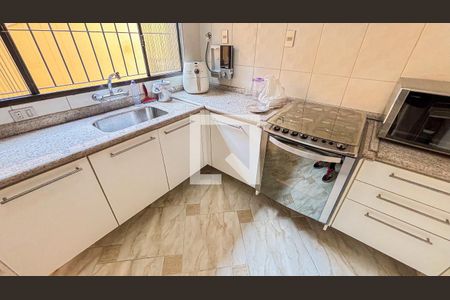 Casa à venda com 250m², 3 quartos e 6 vagasCozinha