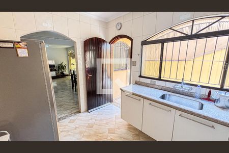 Casa à venda com 250m², 3 quartos e 6 vagasCozinha