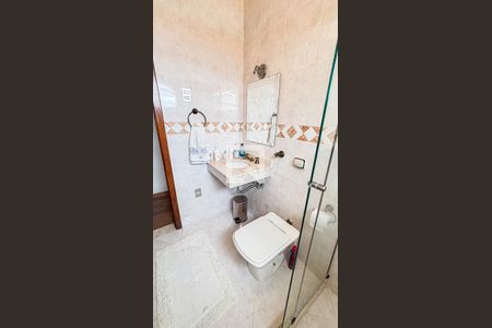 Casa à venda com 250m², 3 quartos e 6 vagasBanheiro 2