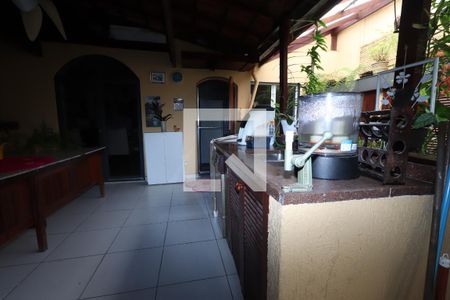 Casa à venda com 300m², 3 quartos e 2 vagasÁrea de Serviço