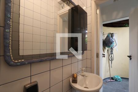 Casa à venda com 300m², 3 quartos e 2 vagasBanheiro de serviço