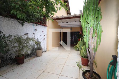 Casa à venda com 300m², 3 quartos e 2 vagasGaragem