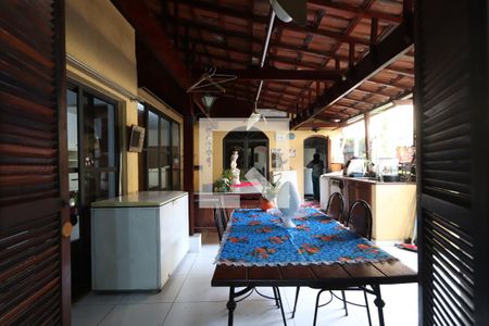 Casa à venda com 300m², 3 quartos e 2 vagasÁrea comum