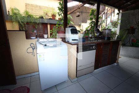 Casa à venda com 300m², 3 quartos e 2 vagasÁrea de Serviço