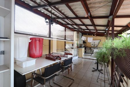 Casa à venda com 300m², 3 quartos e 2 vagasÁrea comum