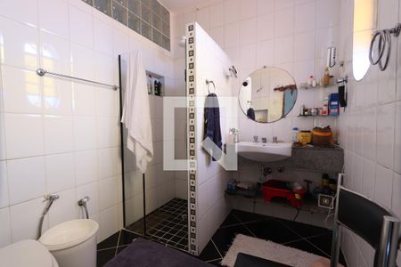 Casa à venda com 300m², 3 quartos e 2 vagasBanheiro da Suíte