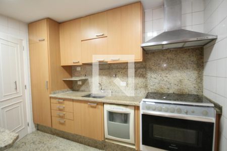 Apartamento à venda com 151m², 4 quartos e 3 vagasCozinha - Armários