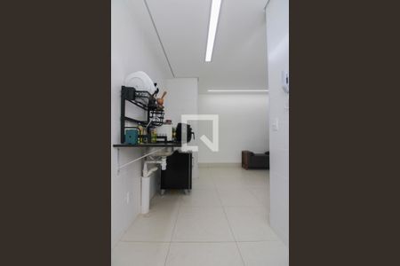 Apartamento à venda com 67m², 3 quartos e 2 vagas Apartamento à venda com 67m², 3 quartos e 2 vagasCozinha e Área de Serviço