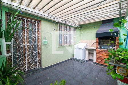 Casa à venda com 145m², 3 quartos e 2 vagas Casa à venda com 145m², 3 quartos e 2 vagasÁrea de Serviço