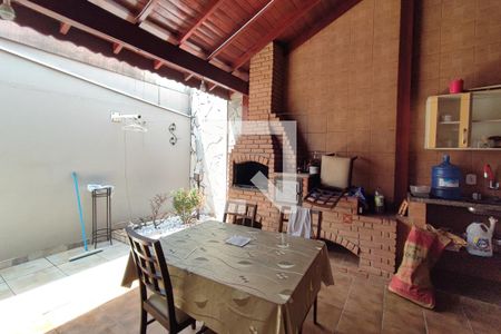 Casa à venda com 58m², 3 quartos e 3 vagas Casa à venda com 58m², 3 quartos e 3 vagasÁrea gourmet