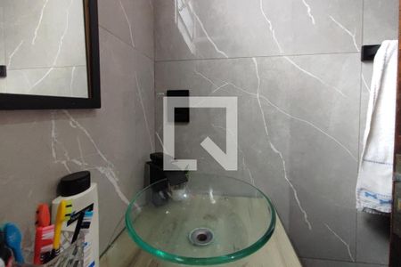 Casa à venda com 58m², 3 quartos e 3 vagas Casa à venda com 58m², 3 quartos e 3 vagasBanheiro Social