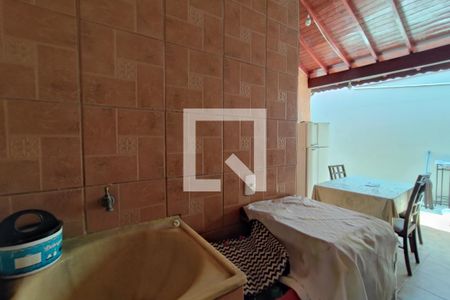 Casa à venda com 58m², 3 quartos e 3 vagas Casa à venda com 58m², 3 quartos e 3 vagasÁrea de Serviço