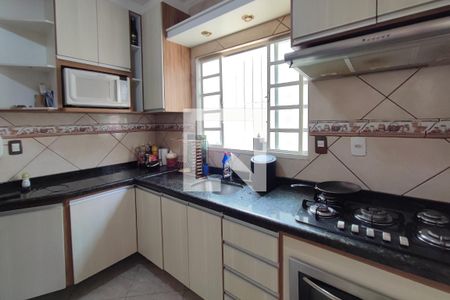 Casa à venda com 58m², 3 quartos e 3 vagas Casa à venda com 58m², 3 quartos e 3 vagasCozinha