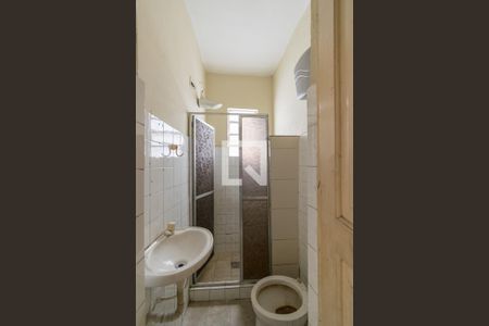 Banheiro de casa para alugar com 2 quartos, 60m² em Irajá, Rio de Janeiro