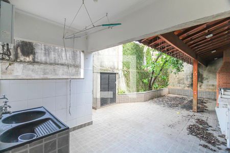 Casa à venda com 220m², 3 quartos e 2 vagasÁrea de Serviço