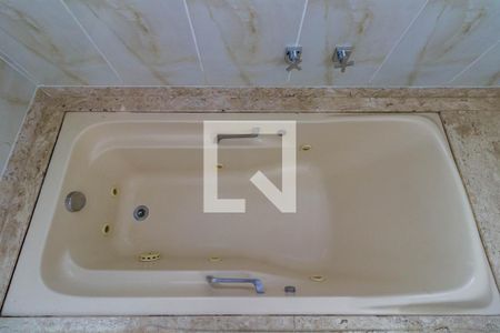 Apartamento para alugar com 236m², 4 quartos e 4 vagasBanheiro do Quarto 4