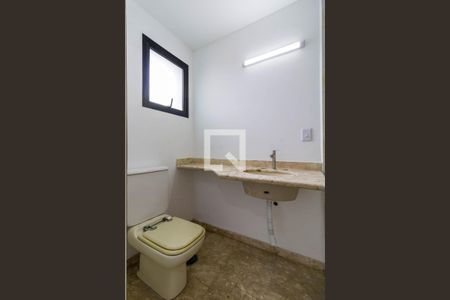 Apartamento para alugar com 236m², 4 quartos e 4 vagasBanheiro do Quarto 1