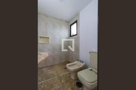 Apartamento para alugar com 236m², 4 quartos e 4 vagasBanheiro do Quarto 2