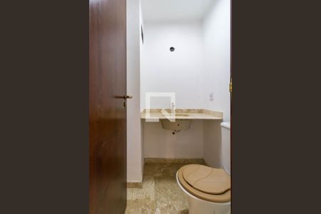 Apartamento para alugar com 236m², 4 quartos e 4 vagasBanheiro do Quarto 4