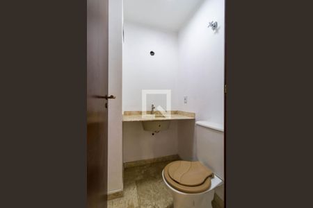 Apartamento para alugar com 236m², 4 quartos e 4 vagasBanheiro do Quarto 4