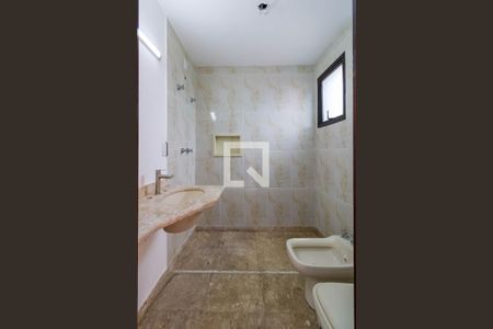 Apartamento para alugar com 236m², 4 quartos e 4 vagasBanheiro do Quarto 2