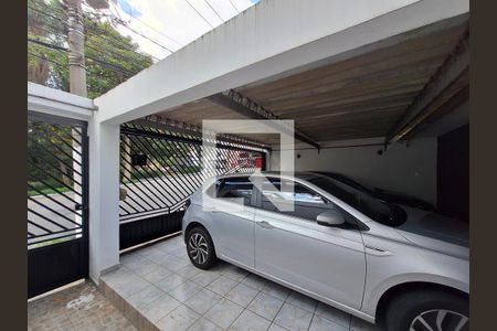 Casa à venda com 250m², 4 quartos e 3 vagas Casa à venda com 250m², 4 quartos e 3 vagasGaragem