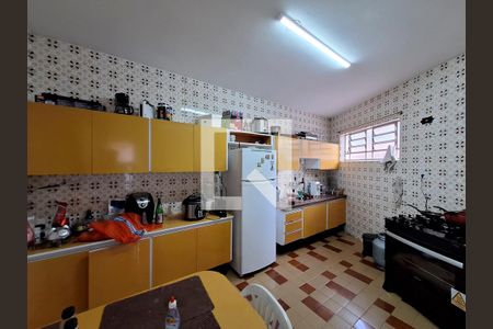 Casa à venda com 250m², 4 quartos e 3 vagas Casa à venda com 250m², 4 quartos e 3 vagasCozinha