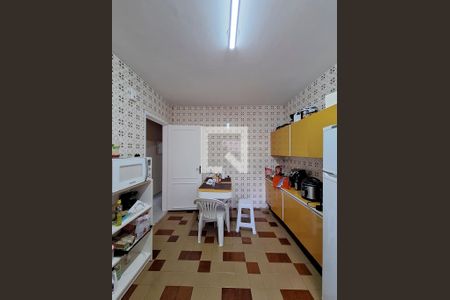 Casa à venda com 250m², 4 quartos e 3 vagas Casa à venda com 250m², 4 quartos e 3 vagasCozinha