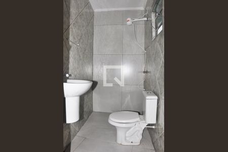 Casa para alugar com 70m², 2 quartos e sem vaga Casa para alugar com 70m², 2 quartos e sem vagaDetalhe - Banheiro Social