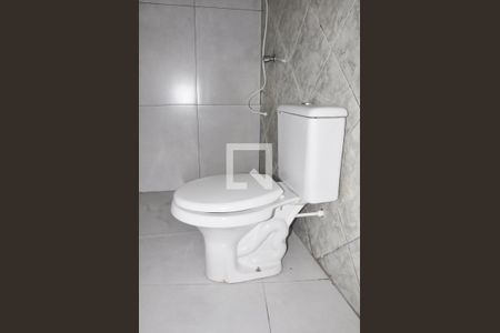 Casa para alugar com 70m², 2 quartos e sem vaga Casa para alugar com 70m², 2 quartos e sem vagaDetalhe - Banheiro Social