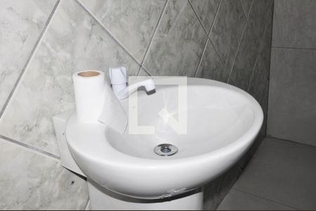 Casa para alugar com 70m², 2 quartos e sem vaga Casa para alugar com 70m², 2 quartos e sem vagaDetalhe - Banheiro Social