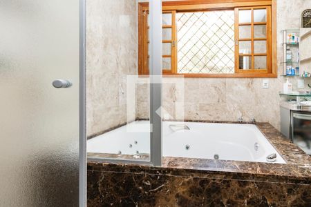 Casa para alugar com 196m², 4 quartos e 4 vagasBanheiro da Suíte