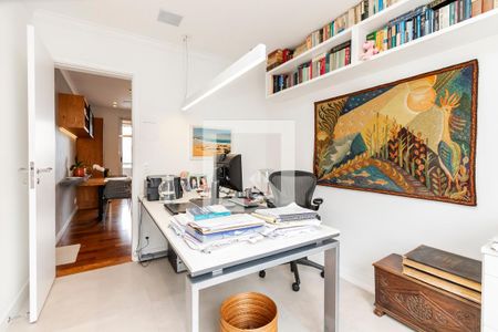 Apartamento à venda com 205m², 4 quartos e 4 vagasEscritório