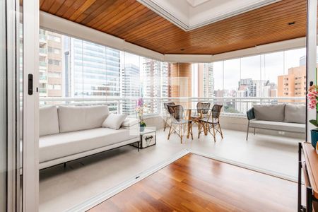 Apartamento à venda com 205m², 4 quartos e 4 vagasVaranda da Sala