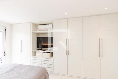 Apartamento à venda com 205m², 4 quartos e 4 vagasSuíte 1