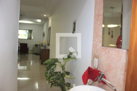 Casa à venda com 200m², 3 quartos e 4 vagasLavabo