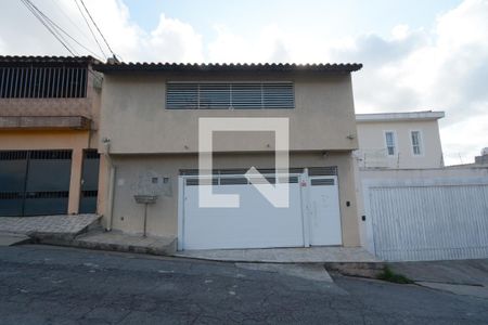 Casa à venda com 250m², 3 quartos e 3 vagasFachada