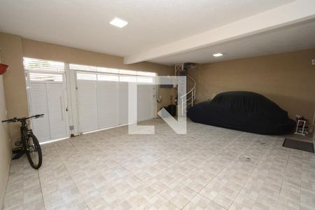 Casa à venda com 250m², 3 quartos e 3 vagasGaragem