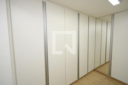 Casa à venda com 250m², 3 quartos e 3 vagasCloset da suíte