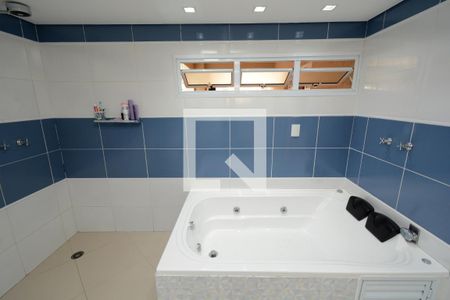 Casa à venda com 250m², 3 quartos e 3 vagasBanheiro da Suíte