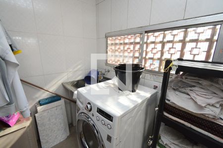 Casa à venda com 250m², 3 quartos e 3 vagasÁrea de Serviço