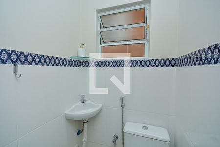 Casa à venda com 130m², 2 quartos e 2 vagasBanheiro de serviço