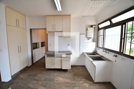 Apartamento à venda com 269m², 5 quartos e 2 vagasÁrea de Serviço