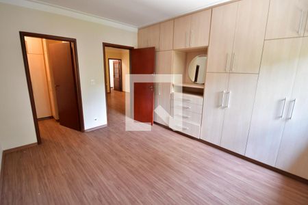 Apartamento à venda com 269m², 5 quartos e 2 vagasQuarto 4 - Suíte