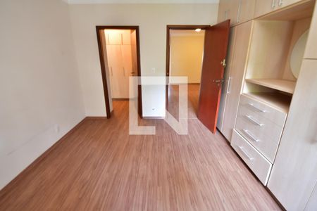 Apartamento à venda com 269m², 5 quartos e 2 vagasQuarto 4 - Suíte