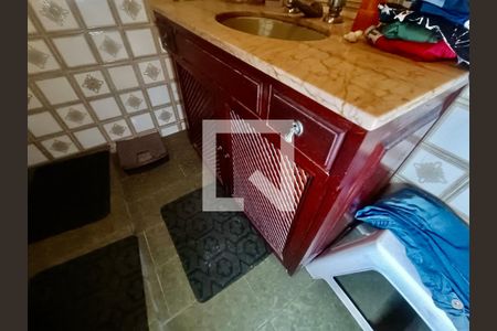 Apartamento à venda com 325m², 3 quartos e 2 vagasBanheiro social