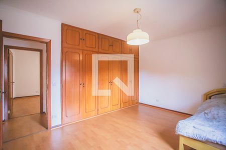 Casa à venda com 430m², 4 quartos e 5 vagas Casa à venda com 430m², 4 quartos e 5 vagasSuíte 2