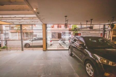 Casa à venda com 430m², 4 quartos e 5 vagas Casa à venda com 430m², 4 quartos e 5 vagasVista