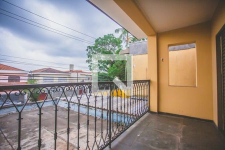 Casa à venda com 430m², 4 quartos e 5 vagas Casa à venda com 430m², 4 quartos e 5 vagasVaranda