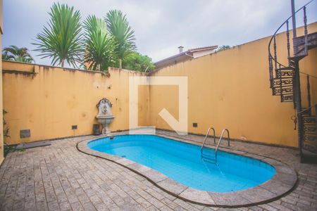 Casa à venda com 430m², 4 quartos e 5 vagas Casa à venda com 430m², 4 quartos e 5 vagasQuintal - Piscina